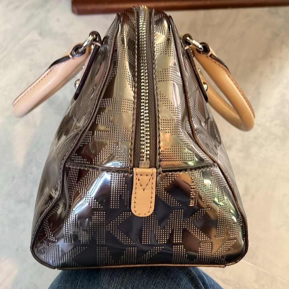 Michael Kors NYE bag mirror, Metallic silver satchel Beige leather trim EUC - Picture 6 of 16